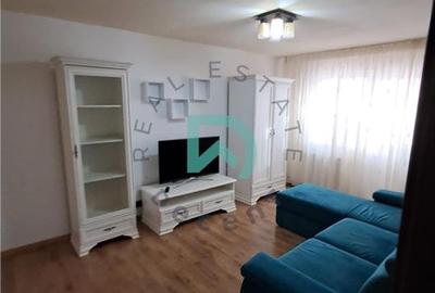 Apartament cu 3 camere decomandat în Astra