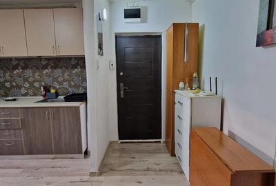 De inchiriat apartament cu doua camere zona CFR - 3