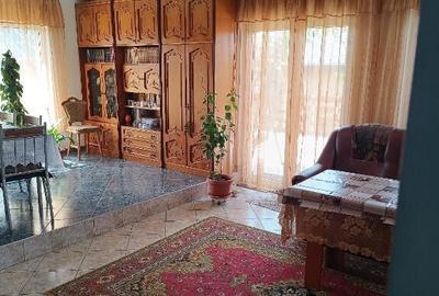 Casă cu 5 camere cu Teren 500 Mp în Unirea - 5