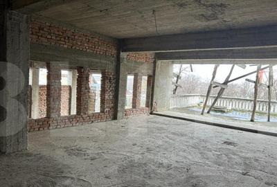 Casa spa?ioasa cu poten?ial imens in inima ora?ulu - 8