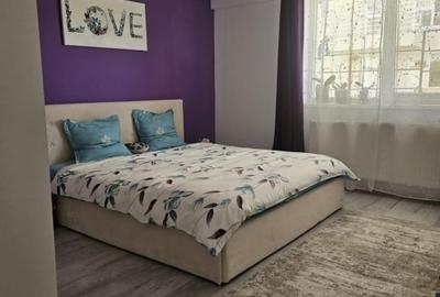 Apartament cu 3 camere semidecomandat în Păcurari