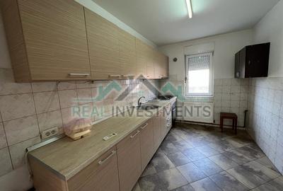 Casă cu 5 camere cu Teren 392 Mp în Intim - 6