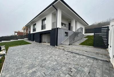 Casă cu 4 camere cu Teren 600 Mp în Cetate