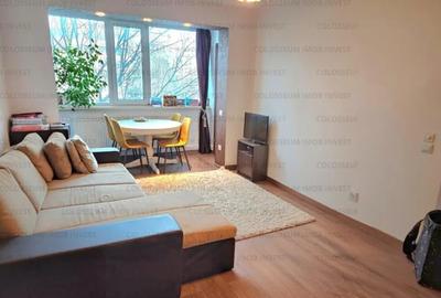 Apartament cu 3 camere semidecomandat în Gării