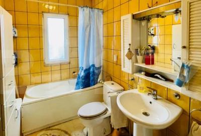 Casă cu 4 camere cu Garaj în Zorilor - 8