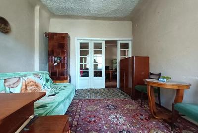 Casă cu 4 camere cu Teren 580 Mp în Central - 1