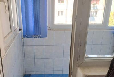 Apartament cu 3 camere în Craiovița Nouă - 4