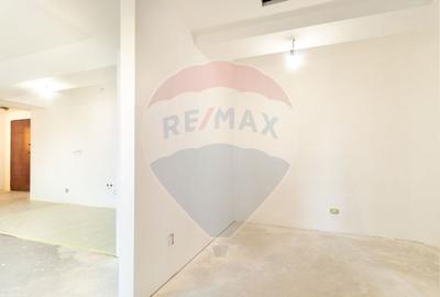 Apartament cu 3 camere de vanzare in zona Damaroaia - Pet... - 2