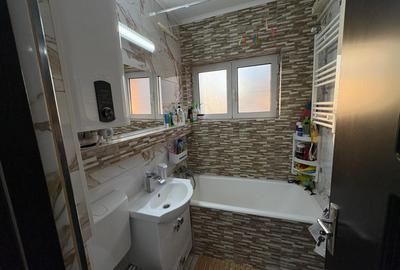 Apartament cu 3 camere decomandat în Giurgiului - 15