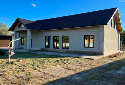 Casă nouă de vanzare 218 mp+ curte 1487 mp+ teren livadă 6600 mp - 7