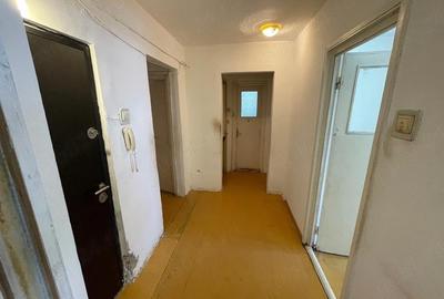 Apartament cu 3 camere decomandat în Narcisa - 4