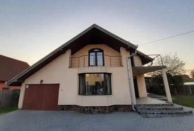 Casă cu 4 camere în Sântana de Mureș