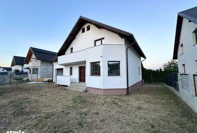 Casă cu 5 camere cu Teren 4000 Mp în Ipotești - 6