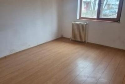 4 Camere Decomandat 84mp zona Nicolina 1 LIDL Prima Statie - 6