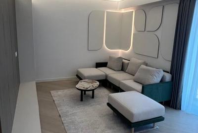 Apartament cu 3 camere semidecomandat, mobilat în Pipera