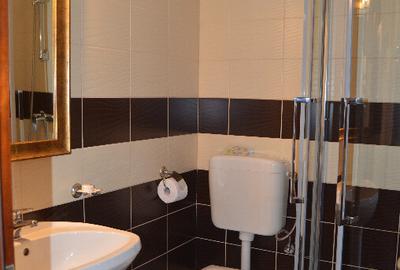 De vanzare pensiune situata in Busteni - 16