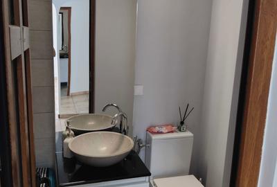 Apartament cu 3 camere decomandat în Micro 6 - 3