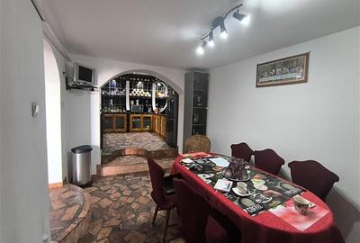 Casă individuală cu 12 camere cu Canalizare în Ultracentral - 9