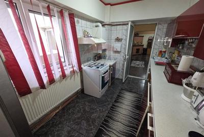 Apartament cu 3 camere decomandat, mobilat în Câmpineanca - 10