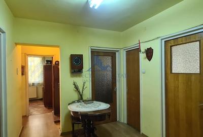 Apartament cu 3 camere decomandat, mobilat în Mihai Viteazul