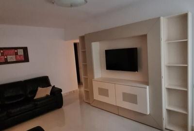 Apartament cu 3 camere semidecomandat, mobilat în Tineretului