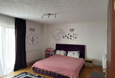Casă cu 6 camere cu Teren 517 Mp în Târgșoru Vechi