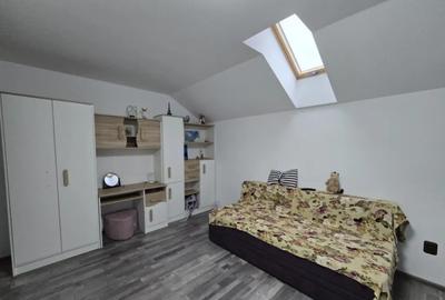 Casă cu 5 camere cu Teren 2200 Mp în Central