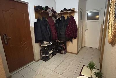 Apartament cu 3 camere decomandat în Traian - 2