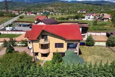 Casa de vanzare 110 mp, curte spa?ioasa ?i gradina verde - 2