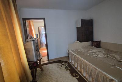 Casă cu 4 camere cu Canalizare în Central - 11