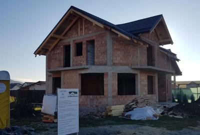 Casă cu 5 camere cu Teren 541 Mp în Central - 11