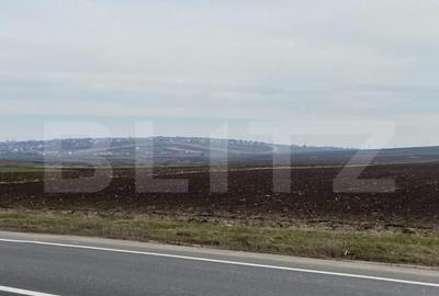 Teren de 7100 mp, în Central - 3