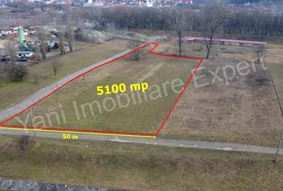 Teren de 5100 mp, în Central
