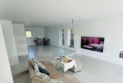 Casă cu 6 camere cu Teren 910 Mp în Săcălaz