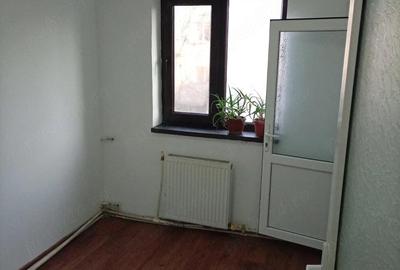Apartament cu 3 camere semidecomandat în Neptun - 2