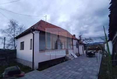 Se vinde casa renovata Tarlungeni, teren ~550mp - 13