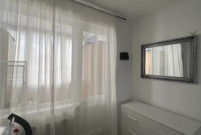 Apartament cu 3 camere semidecomandat în Central - 2