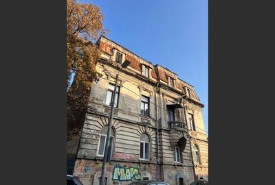 Cladire interbelica - Piata Victoriei