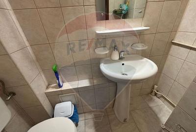 Crangasi - 3 camere, 2 bai, termopan + PVC, balcon inchis, bloc 1988 - 18