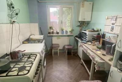 Apartament cu 4 camere semidecomandat în Simeria - 1