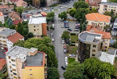 Spațiu comercial, de 120 mp, în Central - 3