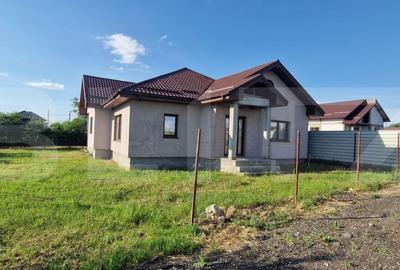 Casă cu 3 camere în Șimnicu de Sus - 2