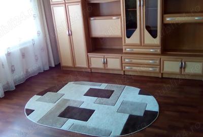 Garsoniera de inchiriat 42m patrati , 250 metri de centru, utilata si mobilata, cu centrala - 1