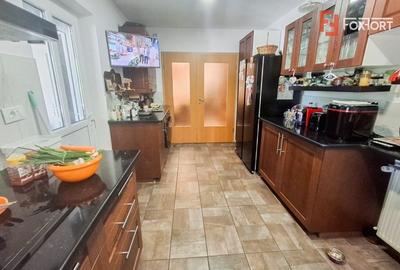 Casa individuala cu 8 camere si teren de 832 mp de vanzare, zona Girocului - 9