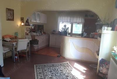 Casă cu 6 camere în Chercea - 4