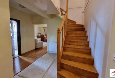 Apartament 3 camere semicentral pe 2 niveluri - 1