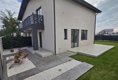 Vila tip duplex - 3 camere - 2 bai - curte amenajata - 3