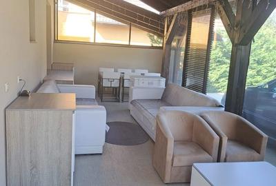 Casă cu 4 camere cu Teren 700 Mp în Central - 1