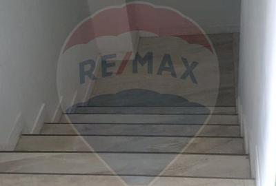 Spațiu comercial, de 230 mp, în Central - 12