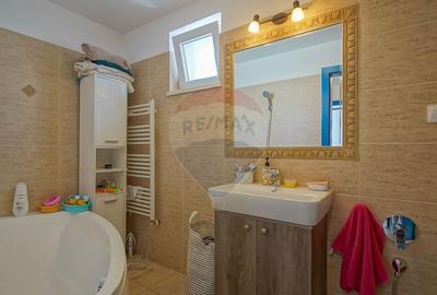 Apartament 3 camere si loc de parcare, de inchiriat, Urban Coresi - 6